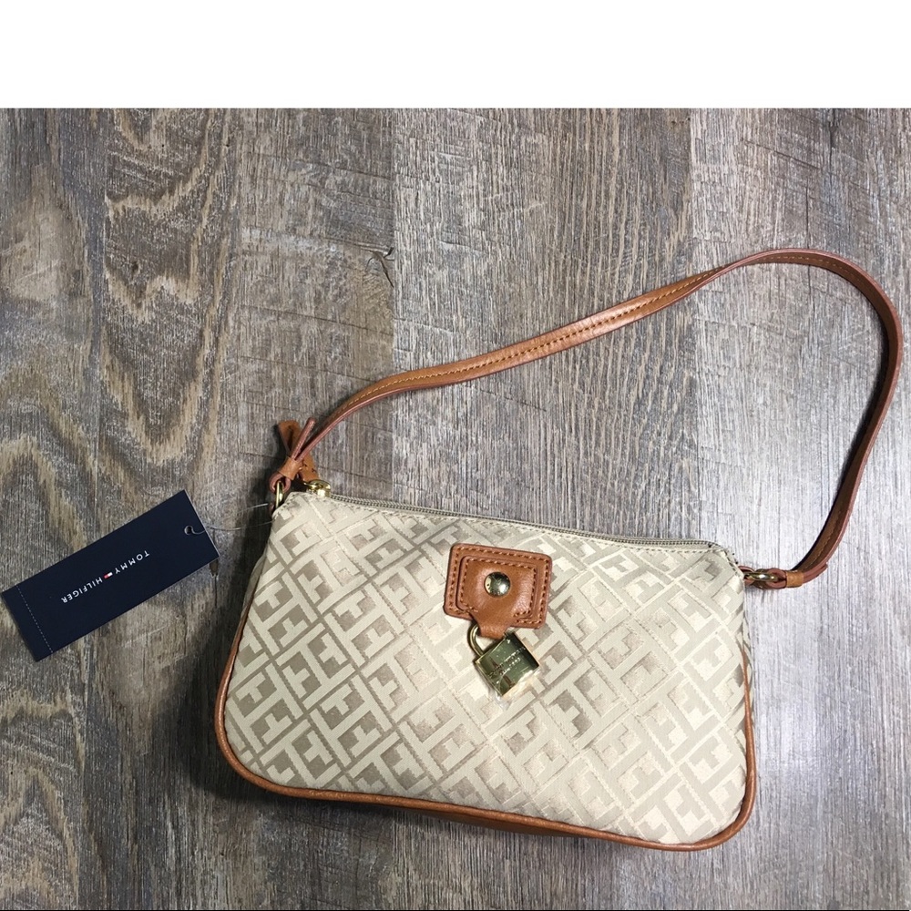 Tommy Hilfiger jacquard logo zip pouch *NWT*